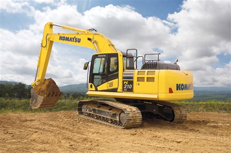 Komatsu PC210LC-10 excavator review