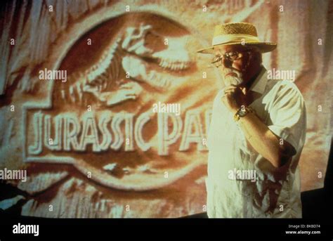 Richard attenborough jurassic park 1993 hi-res stock photography and images - Alamy