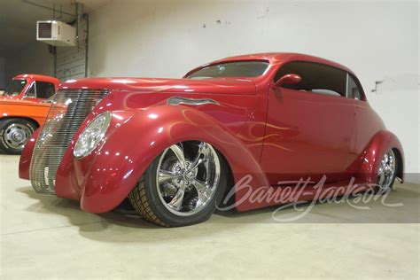 1937 FORD CUSTOM COUPE