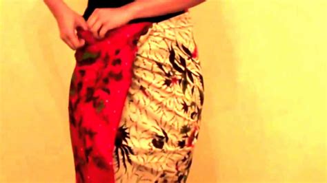 Wearing Batik Sarong indonesia II Cara memakai sarung batik Indonesia - YouTube