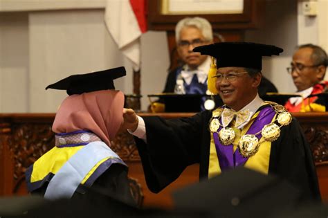 UNS Wisuda Lulusan Pertama Prodi Profesi Insinyur » JOGLOSEMAR NEWS