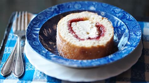 Arctic roll recipe recipe | Recipe | Food, Bbc food, Ice cream recipes