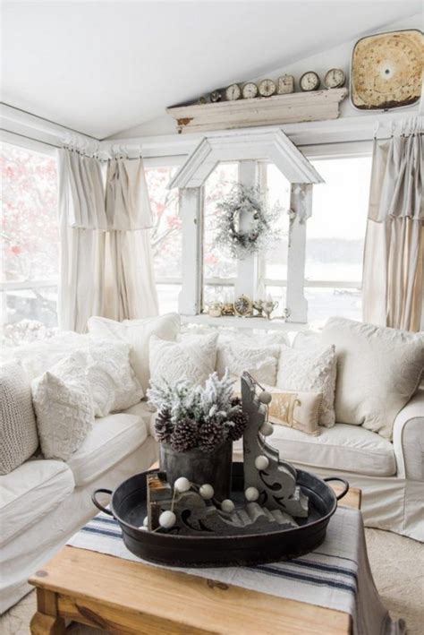 30+ Top Farmhouse Living Room Decor for Winter - Page 2 of 30