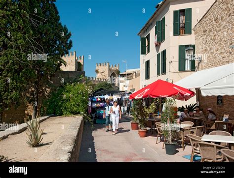 Alcudia old town hi-res stock photography and images - Alamy