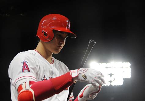 Shohei Ohtani remains the center of attention while showing off his ...