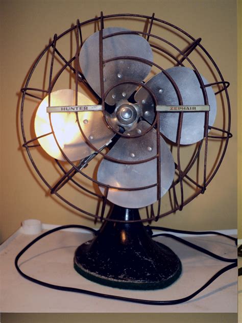 Vintage Table Fan A HUNTER ZEPHAIR FAN in working condition