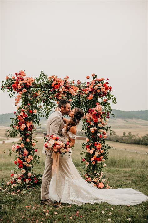 Intimate And Vibrant Montana Ranch Wedding | Junebug Weddings