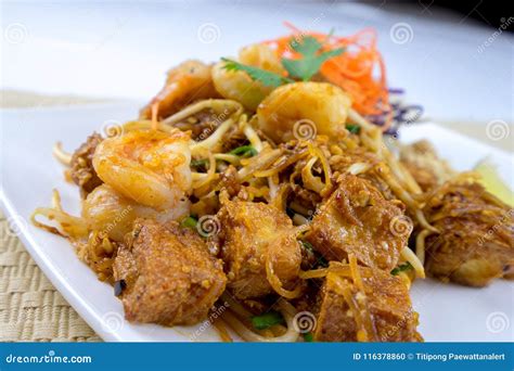 Pad Thai Famous Street Food Stock Photo - Image of leaf, asian: 116378860