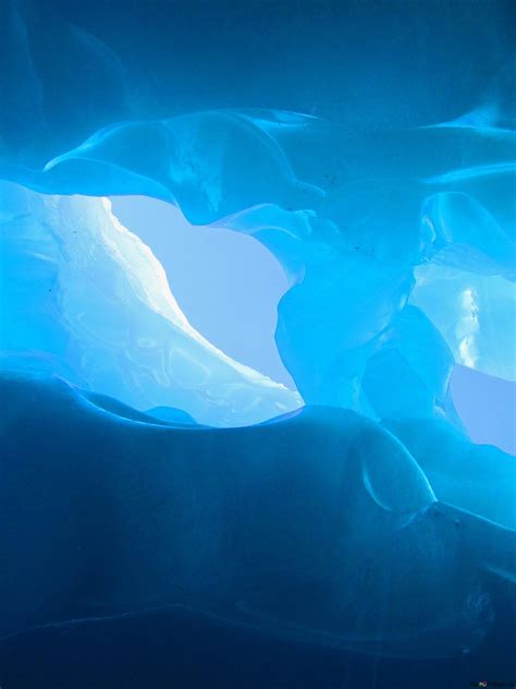 Remarkable ice cave 4K wallpaper download