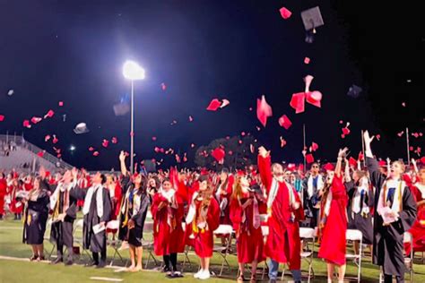 Crosby ISD graduates 450 Seniors – Star-Courier News