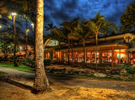 Mama's Fish House at Night | Maui vacation, Maui travel, Mamas fish house maui