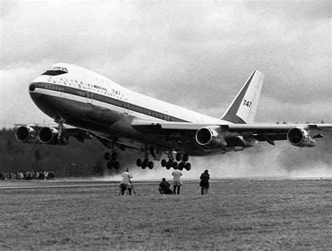 Boeing rolls out first 747 Jumbo Jet in Everett on September 30, 1968. - HistoryLink.org