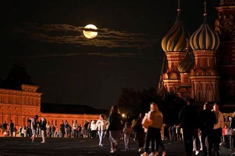 Blue Moon 2023: Stunning images of rare super blue Moon illuminate the sky across globe - Take a ...