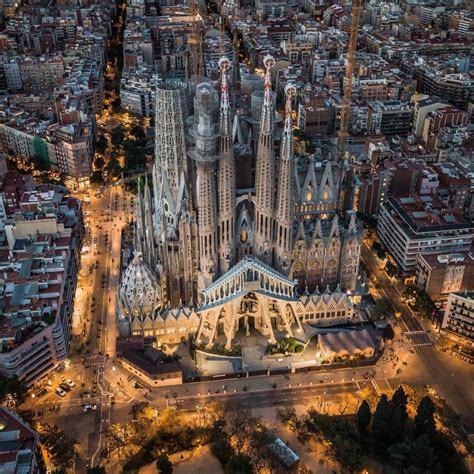 Aerial view of The Sagrada Familia [Barcelona] : pics