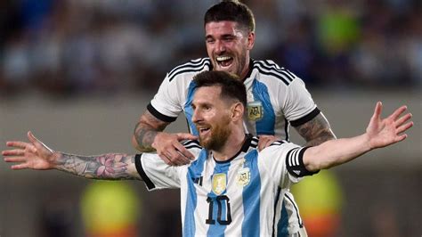 Lionel Messi fires home 800th goal as Argentina beat Panama