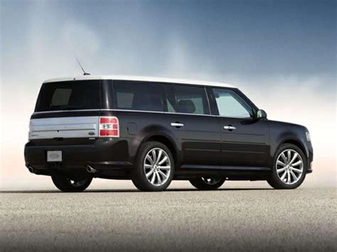 10 SUVs With Most Rear Legroom | Autobytel