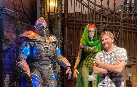 TheArnoldFans - News - "Chill Out” at the WB Studio Tour with Arnold’s Mr. Freeze Costume!