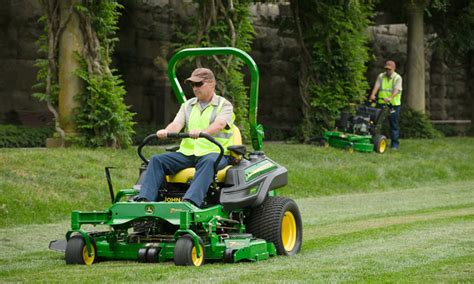 Video Gallery: Key Features of John Deere ZTrak Mowers