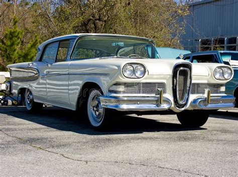 Ford 1958 Edsel image stock. Image du huit, américain - 5434285