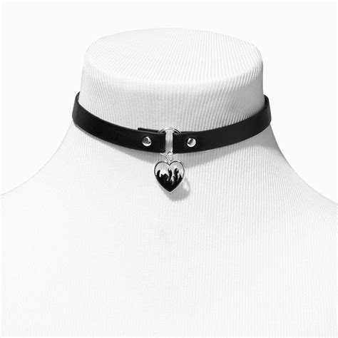 Black Flame Heart Choker Necklace | Chokers, Choker necklace, Heart ...