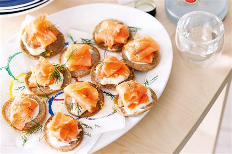 blinis with smoked salmon