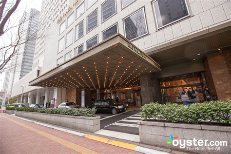 Keio Plaza Hotel Tokyo - Entrance at the Keio Plaza Hotel Tokyo | Oyster.com Hotel Photos