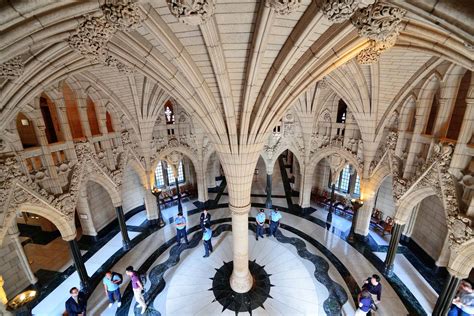 Fusillade sur la Colline du Parlement - l'Encyclopédie Canadienne