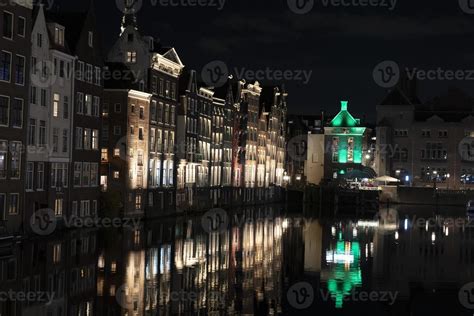 amsterdam canal at night view 18805525 Stock Photo at Vecteezy