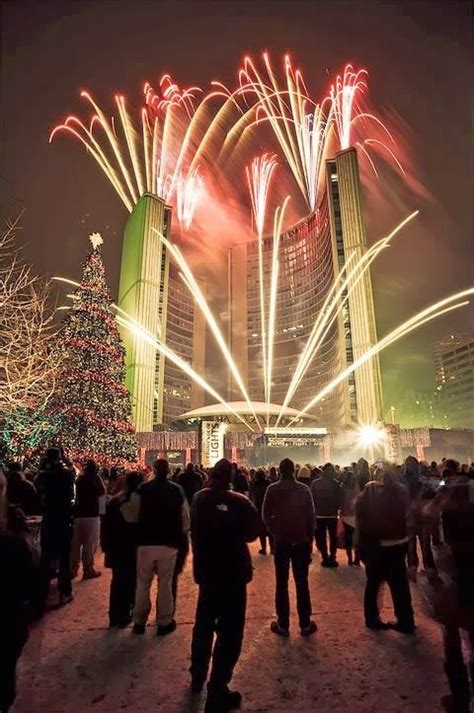 New Year celebration, Toronto, Ontario | Fuegos artificiales, Paisajes, Fuego