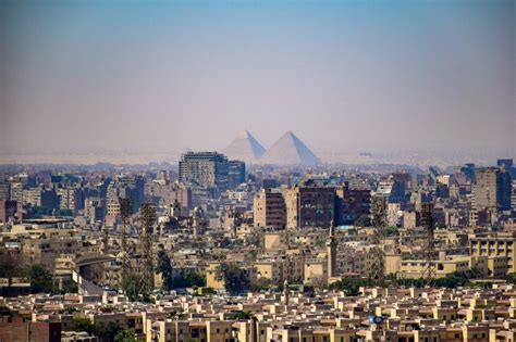 10 Unusual Images of the Giza Pyramids as Seen From a Different ...