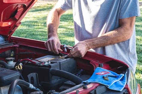 Car Battery Dead? 8 Signs of a Dead Car Battery - AutoZone