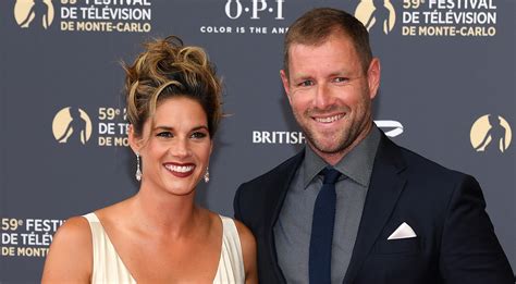 Missy Peregrym & Husband Tom Oakley Expecting First Child! | Missy Peregrym, Pregnant, Pregnant ...