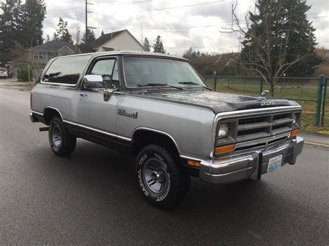 1993 Dodge ram charger LE 4X4 excellent condition - Classic Dodge Ramcharger 1990 for sale