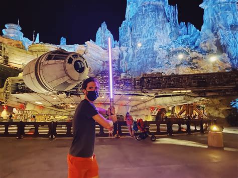 Savi's Workshop – Handbuilt Lightsabers in Star Wars: Galaxy's Edge at ...