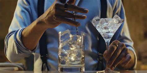 How to drink a martini cocktail: Should it be shaken or stirred? | GREY ...