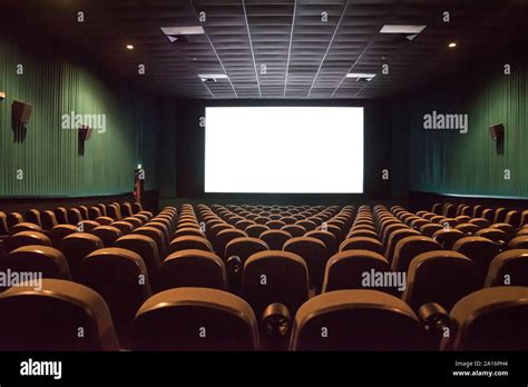 Movie theater screen hi-res stock photography and images - Alamy