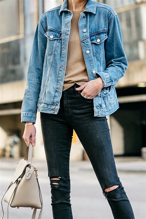 6 Ways to Style an Oversized Denim Jacket | The Everygirl