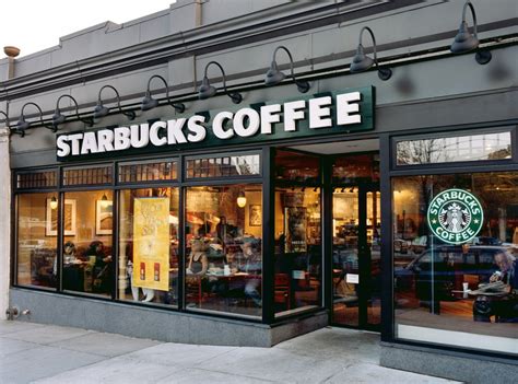 Starbucks Just Launched Its New Rewards Program and People Are Already ...