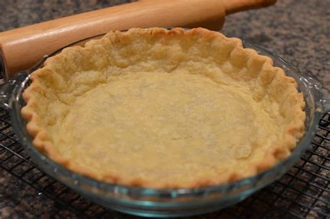 How to Make an Easy Pie Crust (Video)