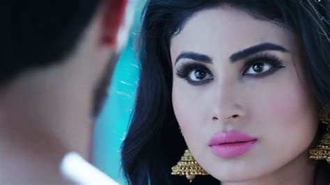 Mouni Roy In Naagin TV Serial Heroine Wallpaper 02302 - Baltana