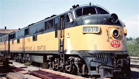 EMD E7 | Train pictures, Railroad pictures, Railroad history