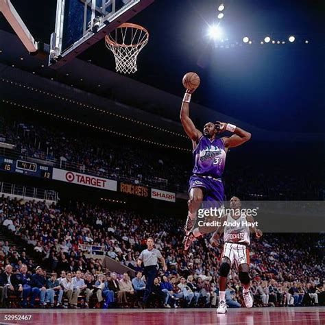 Karl Malone Dunk Photos and Premium High Res Pictures - Getty Images