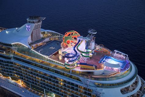 Video of Royal Caribbean Cruise Ship's New Sports Deck