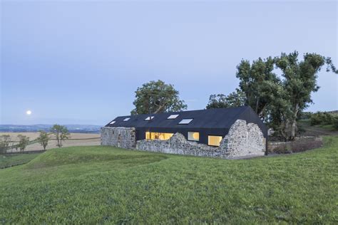 Photo 1 of 9 in This Renovated Scottish Farmhouse With Sinuous Interior ...