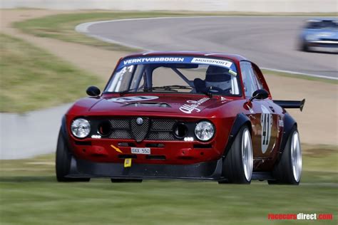 A very fast and good looking classic Alfa for track days or racing! | Alfa romeo, Alfa romeo ...