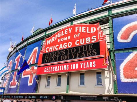 9 Things to Know Before Visiting Wrigley Field - Family Boarding Pass