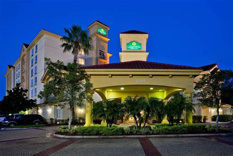 108 Best VERIFIED Pet Friendly Hotels in Orlando with Weight Limits & Pet Fees