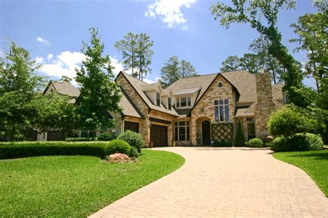 HOMES IN STERLING RIDGE IN THE WOODLANDS, TX