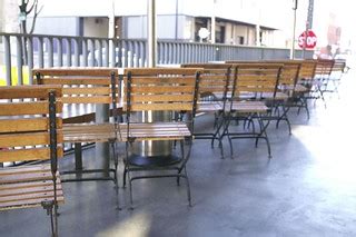 Patio Dining | Chairs lined up at a sunny eatery in the Pear… | Flickr