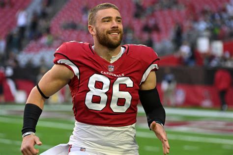 ESPN Insider Offers Injury Update For Cardinals TE Zach Ertz - The Spun